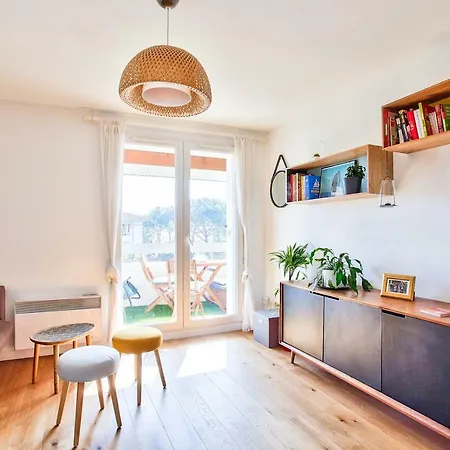 Two Design *balcony&parking* Apartment